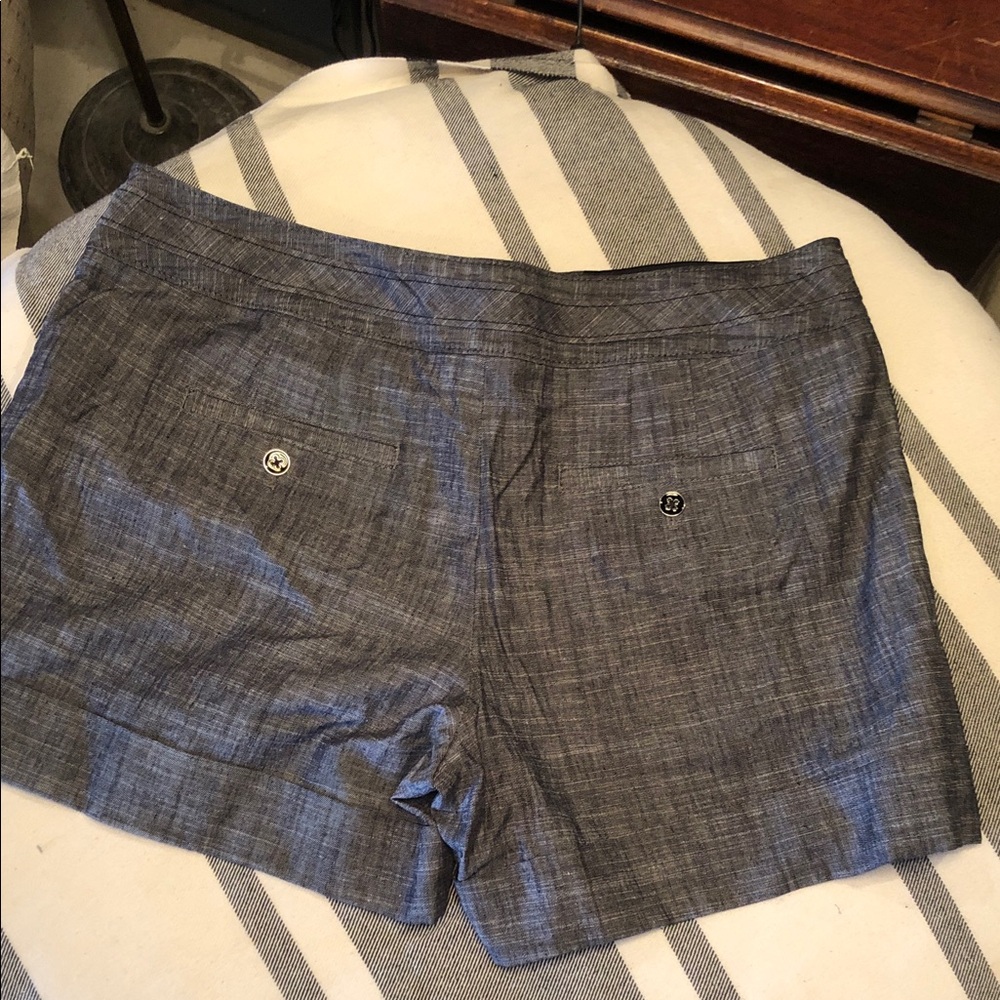 White House Black Market Gray Textured Linen-Blend Bermuda Shorts - Picture 8 of 13